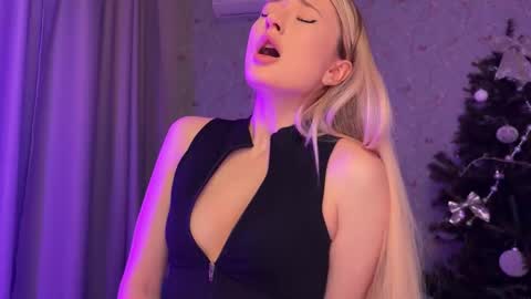 Snapshot of wendy_amber chatting on 01/16/26, 10:36 Daisy online show from 01/16/26, 10:36