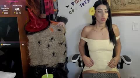 Snapshot of wendy_marshall chatting on 10/27/25, 07:18 Wendy Marshall online show from 10/27/25, 07:18