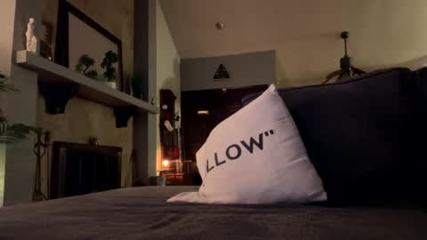 Snapshot of wentbrokeonstrippers chatting on 03/12/26, 12:06 Topjitt online show from 03/12/26, 12:06