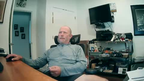 weseeyouwatching online show from 09/19/25, 06:41