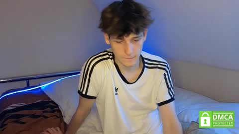 Snapshot of wesides chatting on 09/13/25, 03:23 Dima and Alex online show from 09/13/25, 03:23