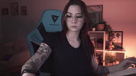 little girl who is always rightLisa online show from 02/17/25, 02:20