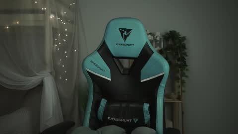 little girl who is always rightLisa online show from 10/10/25, 08:19