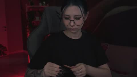 little girl who is always rightLisa online show from 10/14/25, 02:12