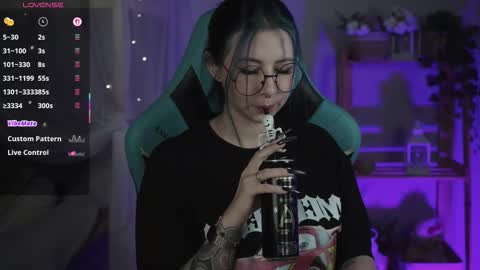 little girl who is always rightLisa online show from 11/12/25, 02:01