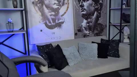 little girl who is always rightLisa online show from 02/16/26, 01:24