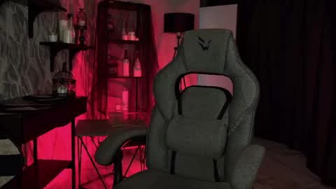 little girl who is always rightLisa online show from 04/15/26, 01:23