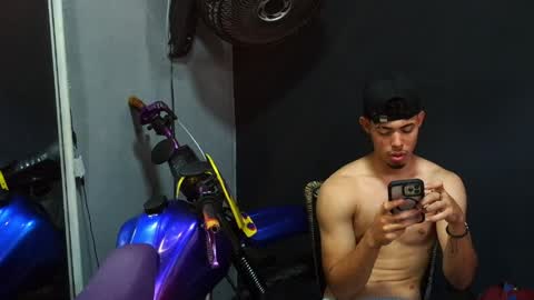 Snapshot of wesley_77 chatting on 03/31/26, 08:20 wesley_77 online show from 03/31/26, 08:20