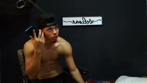 wesley_77 online show from 05/20/26, 08:04