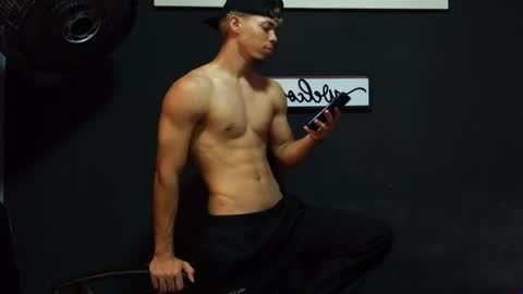 wesley_77 online show from 05/28/26, 04:32