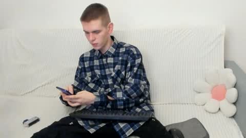 Snapshot of wesleyross chatting on 01/09/25, 12:03 Wes online show from 01/09/25, 12:03