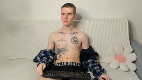 Snapshot of wesleyross chatting on 01/12/25, 02:24 Wes online show from 01/12/25, 02:24