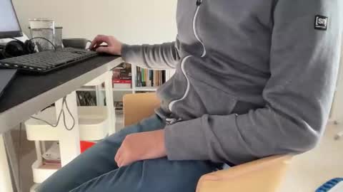 wet_adidasboy online show from 11/18/25, 11:47