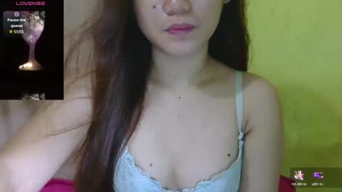 Snapshot of wet_hornypussy chatting on 10/15/25, 03:23 wet hornypussy online show from 10/15/25, 03:23