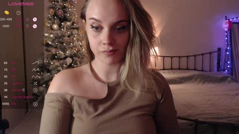 Snapshot of wet_lana chatting on 12/23/24, 07:20 Lana online show from 12/23/24, 07:20