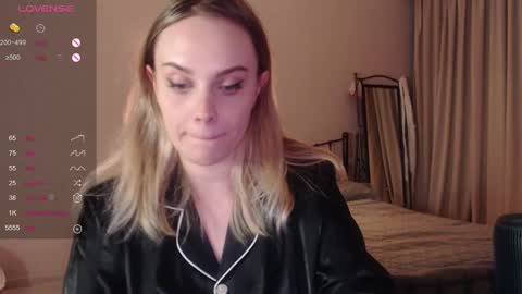 Snapshot of wet_lana chatting on 02/25/25, 08:19 Lana online show from 02/25/25, 08:19