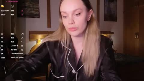 Snapshot of wet_lana chatting on 10/24/25, 06:59 Lana online show from 10/24/25, 06:59