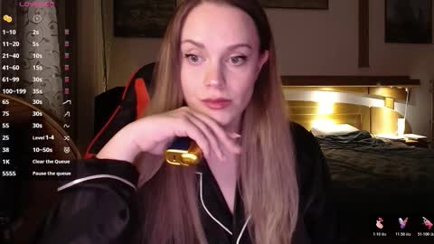 Snapshot of wet_lana chatting on 11/12/25, 09:25 Lana online show from 11/12/25, 09:25