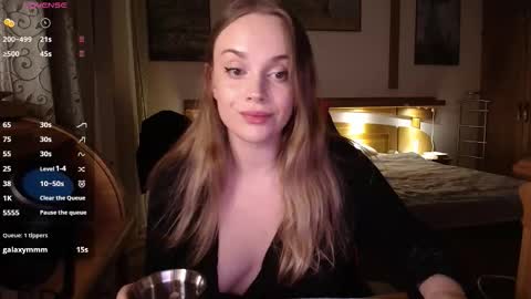 Snapshot of wet_lana chatting on 11/18/25, 08:46 Lana online show from 11/18/25, 08:46