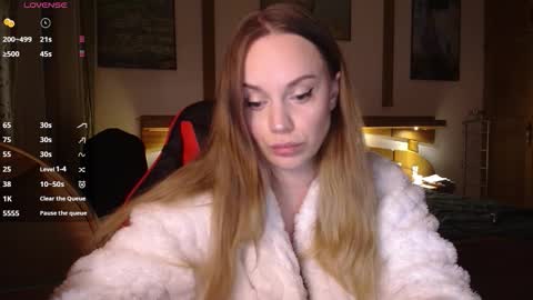 Snapshot of wet_lana chatting on 11/22/25, 09:14 Lana online show from 11/22/25, 09:14