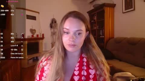 Snapshot of wet_lana chatting on 06/28/26, 07:42 Lana online show from 06/28/26, 07:42