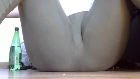 Snapshot of wet_pants2022 chatting on 02/14/25, 12:25 wet_pants2022 online show from 02/14/25, 12:25