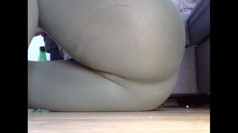 Snapshot of wet_pants2022 chatting on 02/24/25, 03:09 wet_pants2022 online show from 02/24/25, 03:09