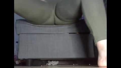 Snapshot of wet_pants2022 chatting on 02/25/25, 06:25 wet_pants2022 online show from 02/25/25, 06:25