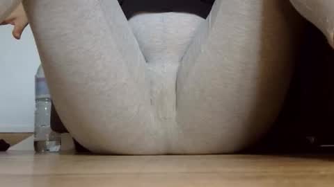 Snapshot of wet_pants2022 chatting on 09/11/25, 06:46 wet_pants2022 online show from 09/11/25, 06:46