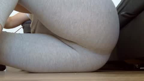 Snapshot of wet_pants2022 chatting on 09/17/25, 06:59 wet_pants2022 online show from 09/17/25, 06:59