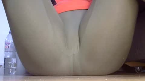 Snapshot of wet_pants2022 chatting on 09/23/25, 07:11 wet_pants2022 online show from 09/23/25, 07:11