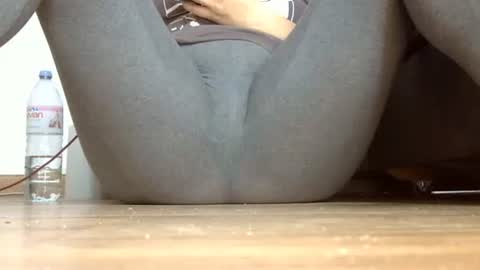 Snapshot of wet_pants2022 chatting on 10/22/25, 11:21 wet_pants2022 online show from 10/22/25, 11:21