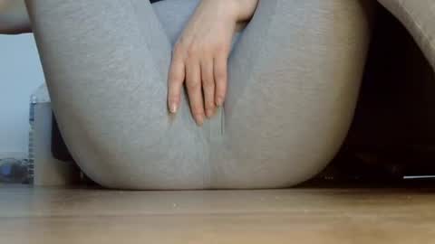 Snapshot of wet_pants2022 chatting on 12/01/25, 03:06 wet_pants2022 online show from 12/01/25, 03:06