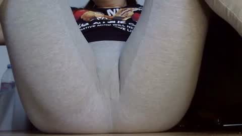 Snapshot of wet_pants2022 chatting on 12/02/25, 01:05 wet_pants2022 online show from 12/02/25, 01:05