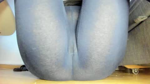 wet_pants2022 online show from 06/29/26, 09:48
