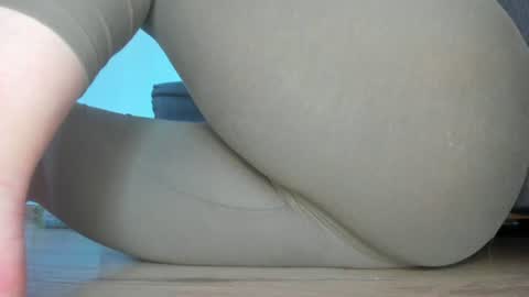 wet_pants2022 online show from 07/08/26, 07:07