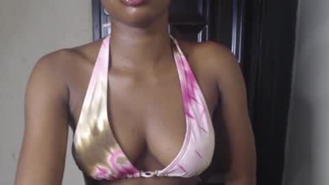 Snapshot of wet_pussy200 chatting on 04/19/26, 08:02 Bella online show from 04/19/26, 08:02