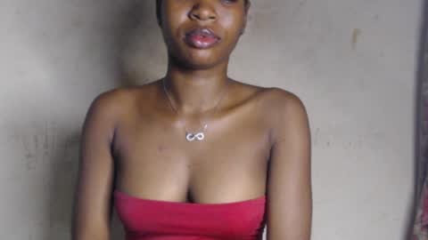 Snapshot of wet_pussy200 chatting on 06/18/26, 08:36 Bella online show from 06/18/26, 08:36