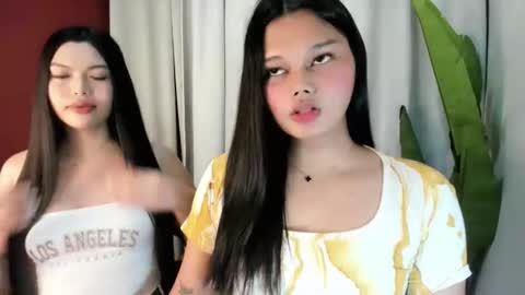 Snapshot of wet_velvet_xo chatting on 02/24/26, 11:41 wet_velvet_xo online show from 02/24/26, 11:41