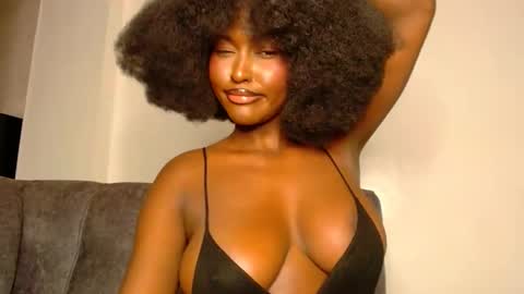 Snapshot of wet_wife_material chatting on 01/11/25, 11:02 Macey online show from 01/11/25, 11:02