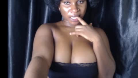 Snapshot of wet_xxpussy55 chatting on 11/29/25, 01:52 Sonia online show from 11/29/25, 01:52