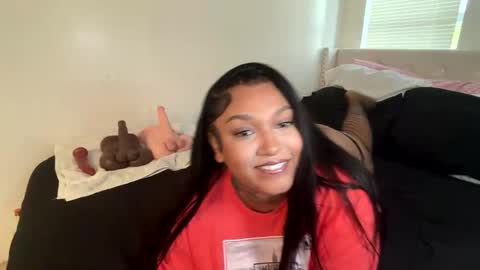 Snapshot of wetcreamerr chatting on 12/04/25, 09:56 SheSquirts online show from 12/04/25, 09:56