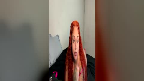Snapshot of wetcreamerr chatting on 06/17/26, 04:19 SheSquirts online show from 06/17/26, 04:19