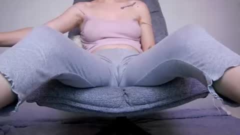 Beatrice Moan from LovenseWet from Tip MenuOpen for Private online show from 06/30/26, 10:11