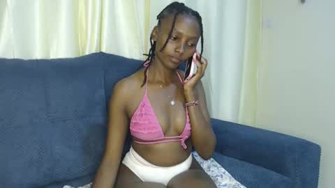 Snapshot of wetfreakym chatting on 04/21/26, 06:23 Bella online show from 04/21/26, 06:23