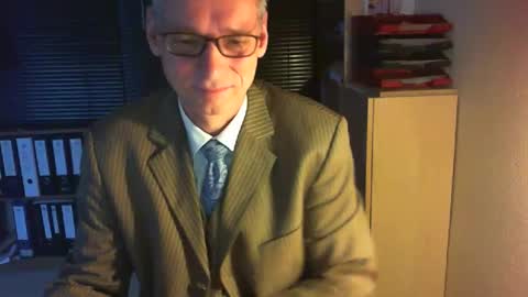 Snapshot of wetsuitedman chatting on 03/21/26, 05:34 Franz online show from 03/21/26, 05:34