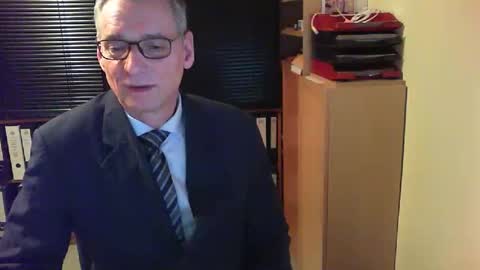 Snapshot of wetsuitedman chatting on 04/06/26, 04:21 Franz online show from 04/06/26, 04:21