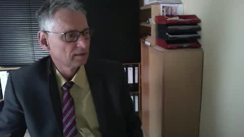 Snapshot of wetsuitedman chatting on 04/24/26, 06:49 Franz online show from 04/24/26, 06:49