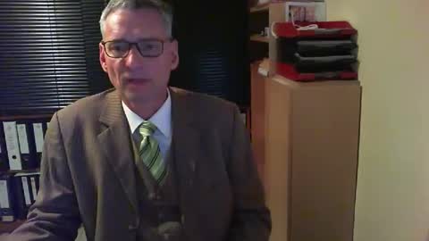 Snapshot of wetsuitedman chatting on 05/01/26, 05:17 Franz online show from 05/01/26, 05:17