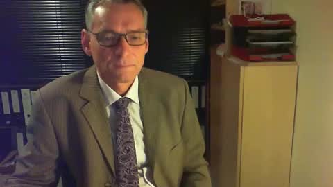 Snapshot of wetsuitedman chatting on 05/16/26, 02:41 Franz online show from 05/16/26, 02:41